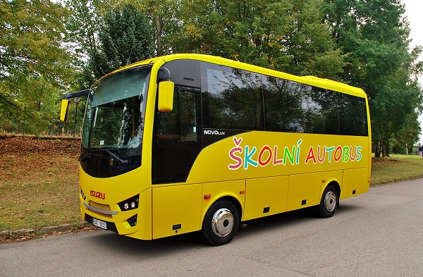 Autobus-ISUZU-NOVO-Lux-2016_1_skolni1