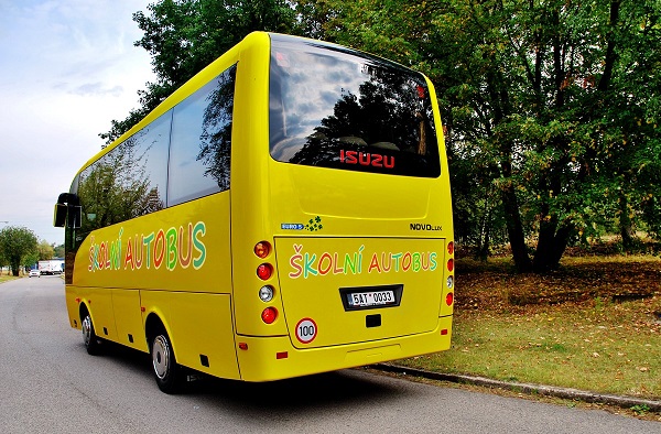 Školní autobus ISUZU Novo prodávaný společností TURANCAR v Česku a na Slovensku: foto: Turancar